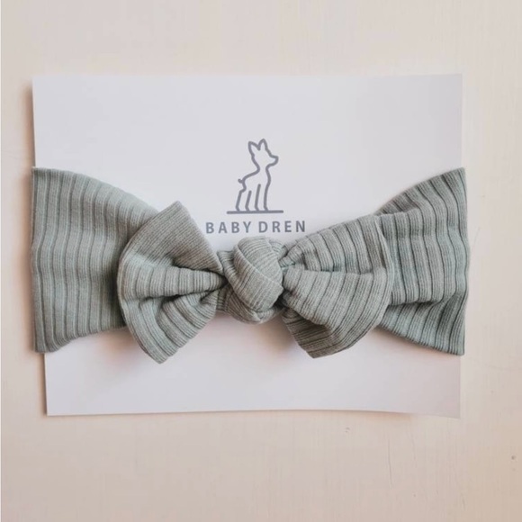 Sage knotted ribbed gown with bow and bonnet organic - Picture 3 of 7